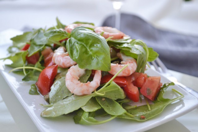 Garnelen auf Rucola