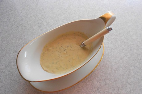 Senf-Honig-Dip mit Dill