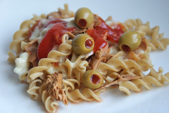 Schneller Thunfisch Nudelteller