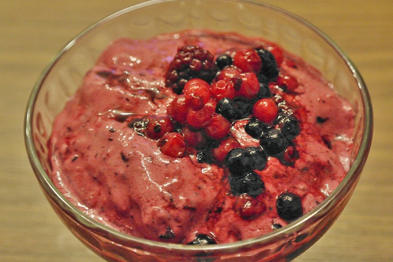 Beerenmix Eis