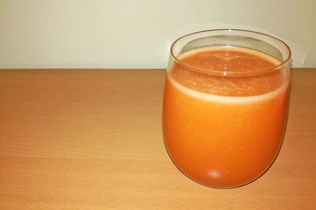 Apfel-Himbeere-Karotten Smoothie