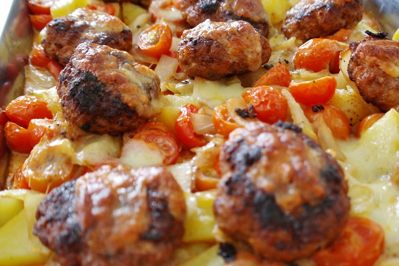 Kartoffeln mit Fleischbällchen