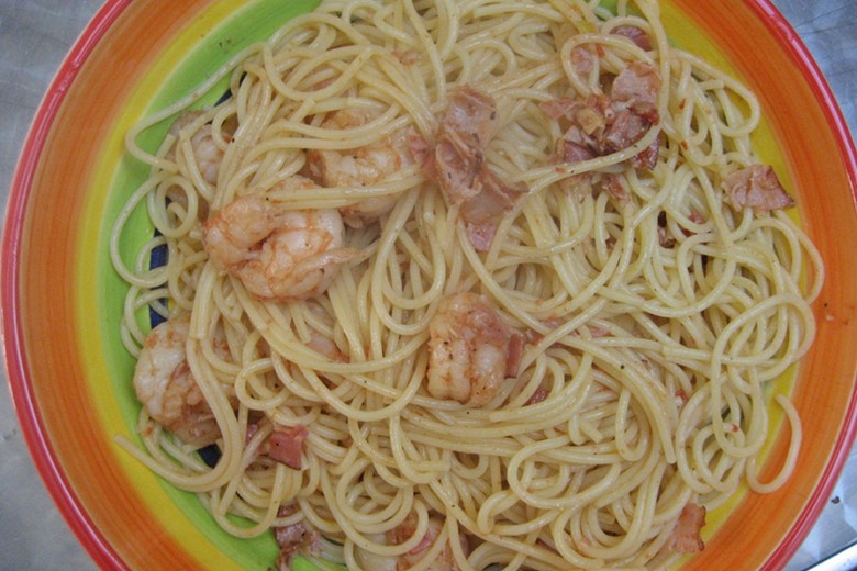 Spaghetti mit Scampi und Speck