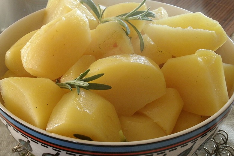 Gekochte Rosmarinkartoffeln