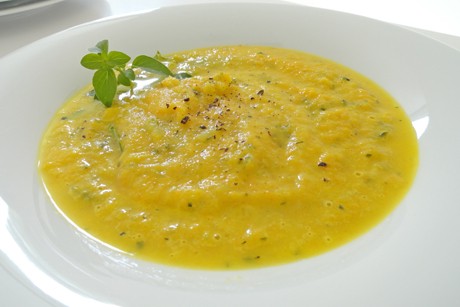 Zucchini-Karottensuppe