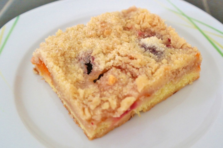 Zwetschken-Marillen Streuselkuchen