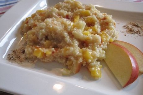 Hirsecreme mit Früchten