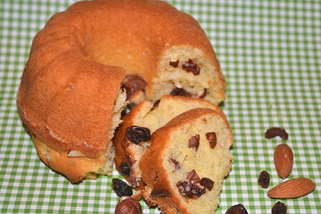 Nuss-Rosinenkuchen