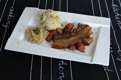 Knuspriger Schweinebauch