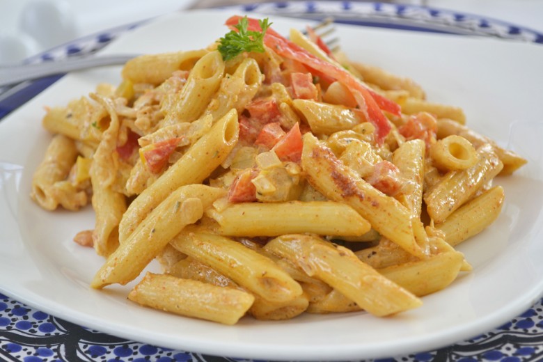 Nudeln mit Paprikasauce
