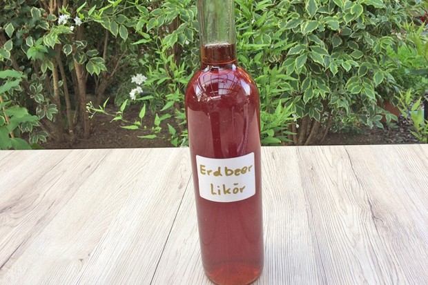 Erdbeerlikör