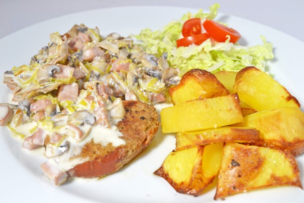 Schweinemedaillons in Champignonlauchsauce