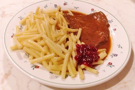 Rindsschnitzel in Rotweinsoße