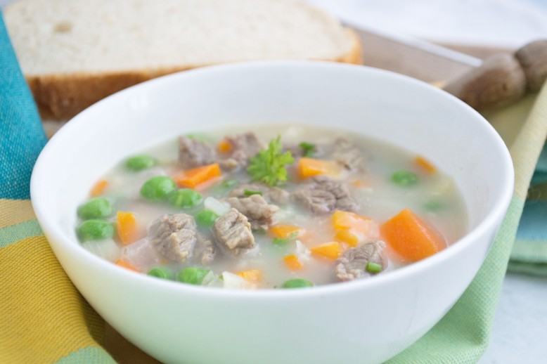 Kalbsfleischsuppe mit Gemüse