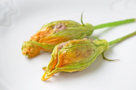 gefüllte Zucchiniblüten