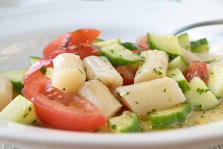Spargelsalat mit Orange