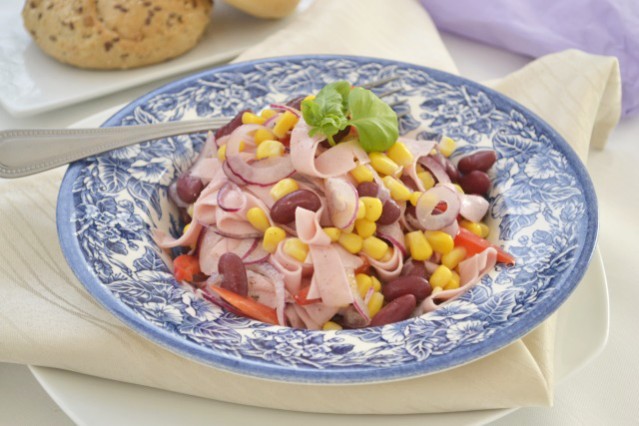 Saurer Wurstsalat