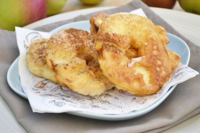 Süße Apfelkrapfen