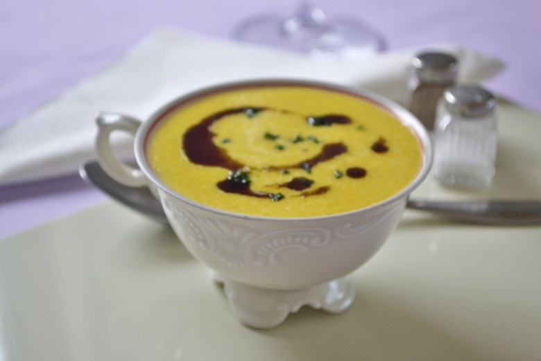 Polentasuppe mit Safran