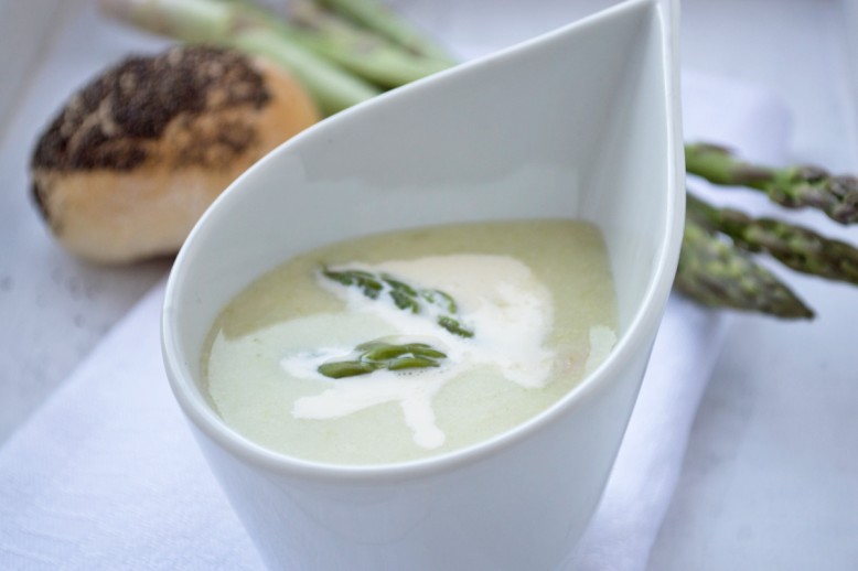 Spargelsuppe in Grün