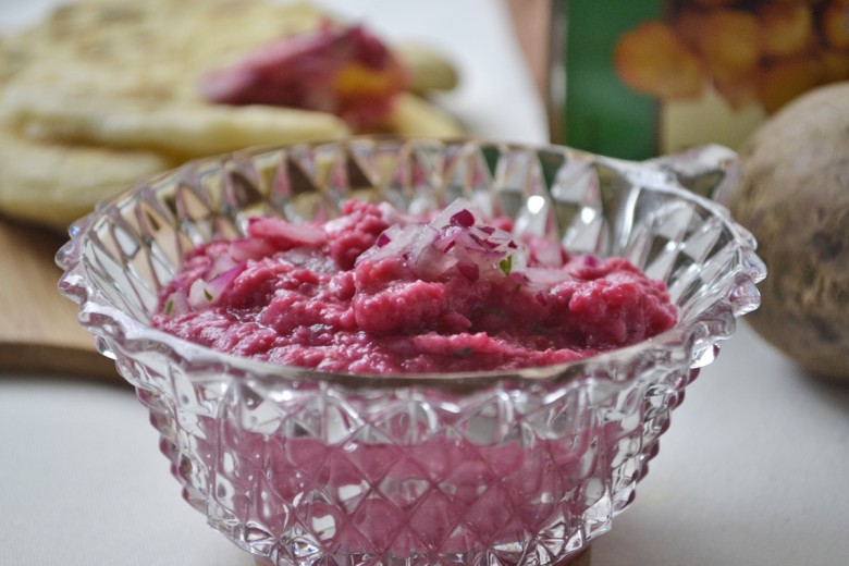 Hummus mit roten Rüben
