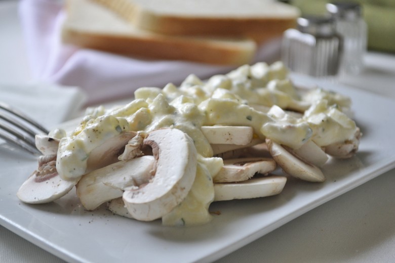 Champignons mit Kräutersauce