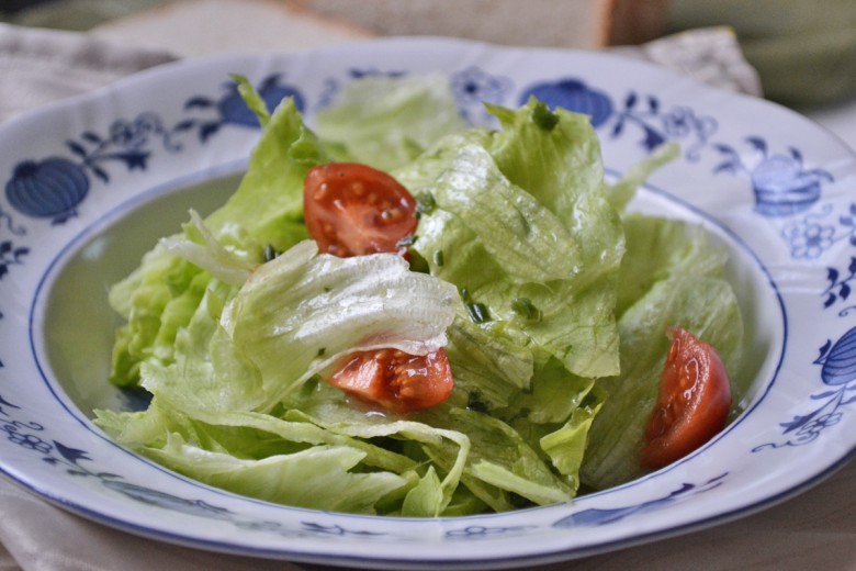 Grüner Salat mit Kräuter