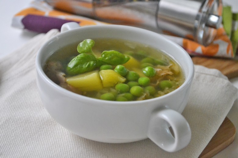 Erbsensuppe mit Speckwürfeln