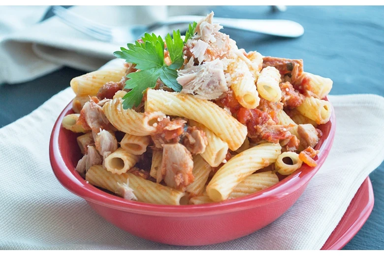 Makkaroni mit Thunfisch