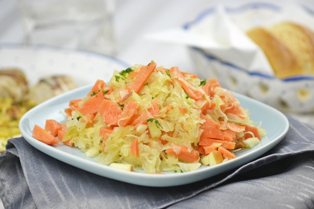 Sauerkraut-Apfelsalat