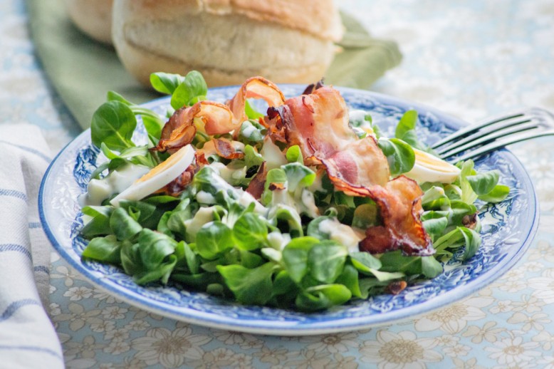Vogerlsalat mit Speck