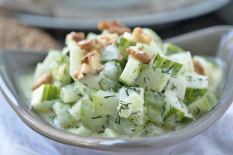 Gurkensalat mit frischer Dille