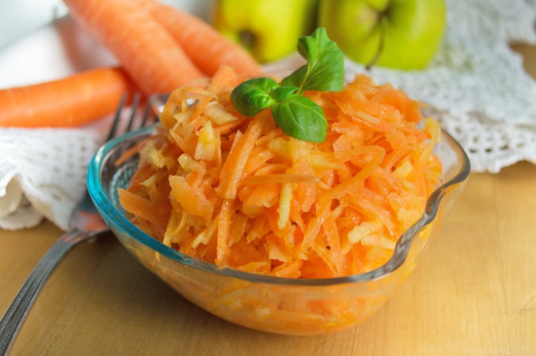 Karotten-Apfelsalat