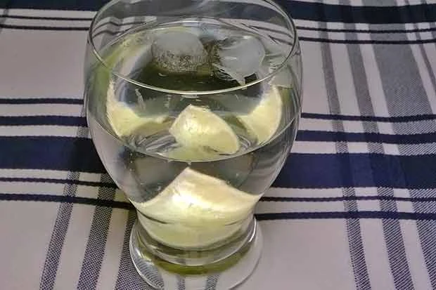 Detox Limettenwasser