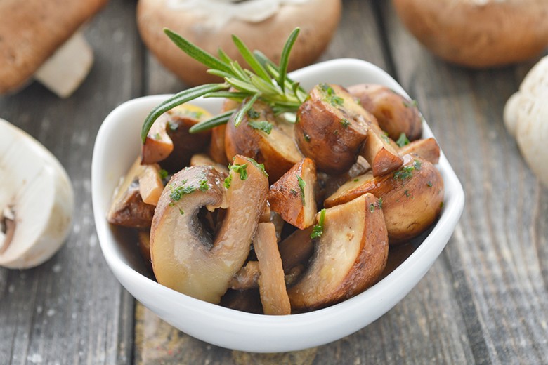 Eingelegte Champignons