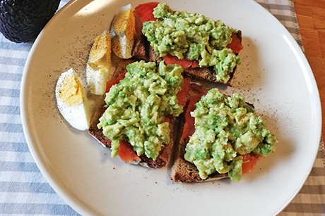 Avocado-Lachs Brötchen