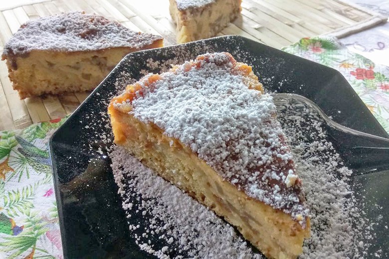 Topfenkuchen mit Apfelstücken