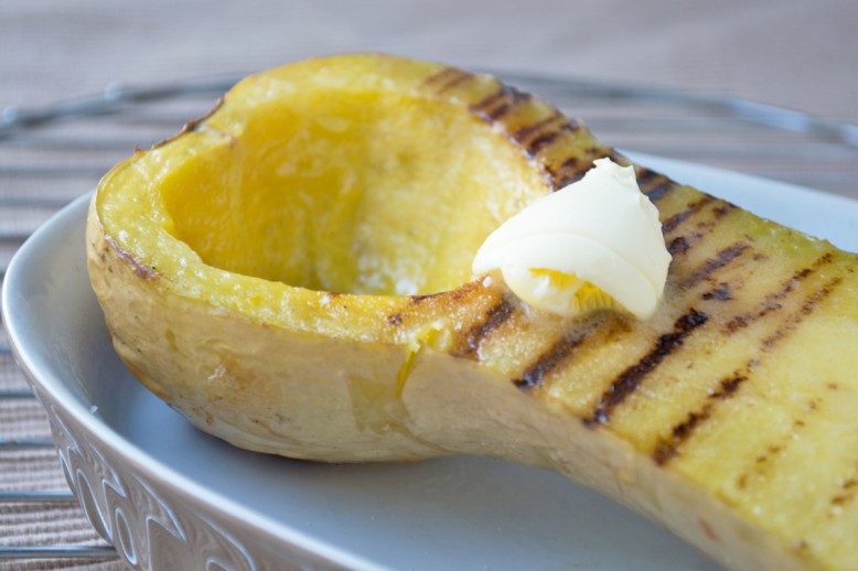 Gegrillter Butternusskürbis