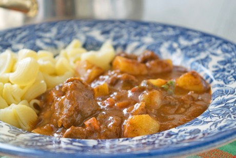 Wurzelgulasch Rustikala