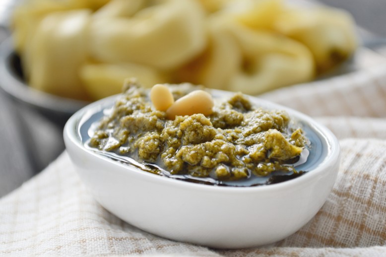 Zitronenmelisse-Pesto
