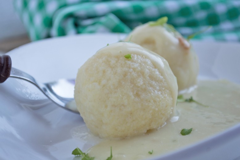 Kartoffel-Grieß-Knödel