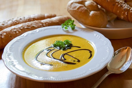 Apfel-Salbei Kürbissuppe