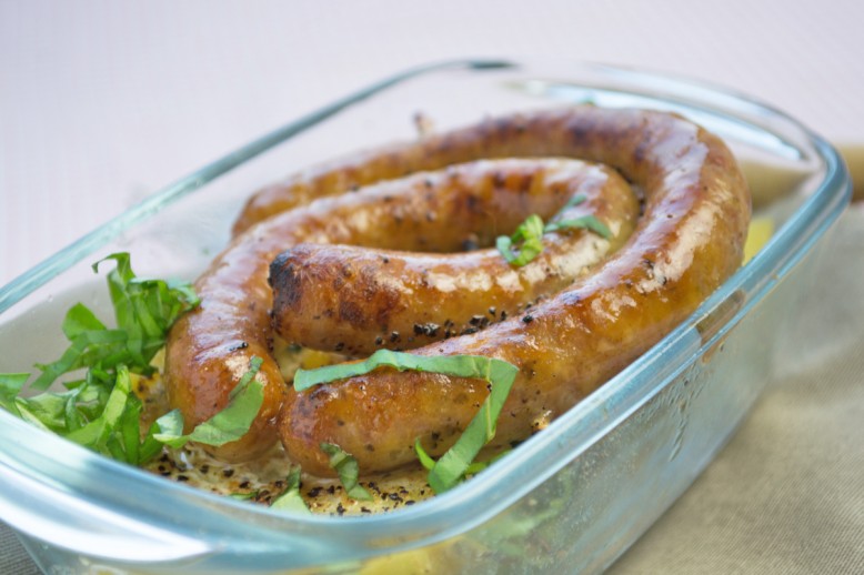 Brennnessel-Kartoffel mit Bratwurst