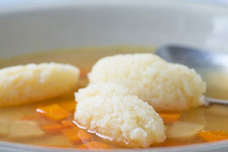 Dinkelgrießnockerl