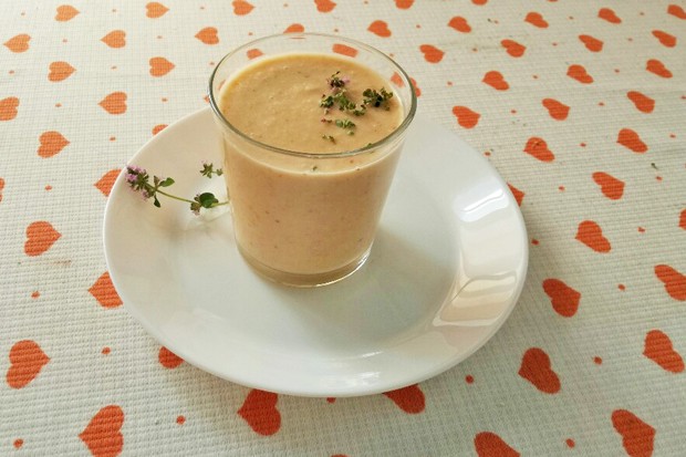 Smoothie mit Liebstöckel-Honig