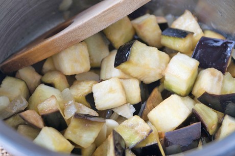 Süße Knoblauchmelanzani