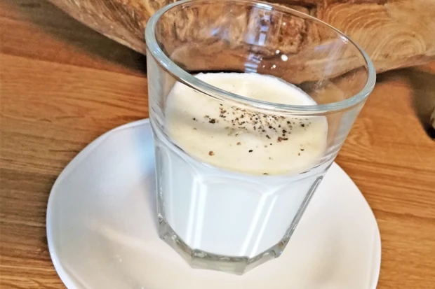 Sauermilch-Gurkensaft