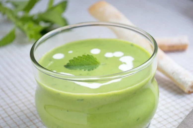 Erbsen-Gazpacho mit Minze