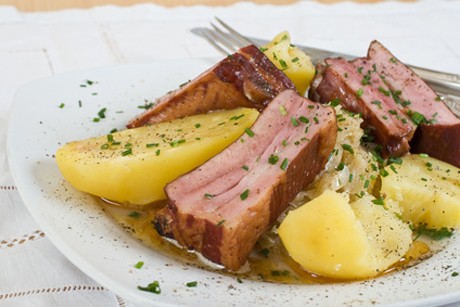 Ripperl mt Sauerkraut