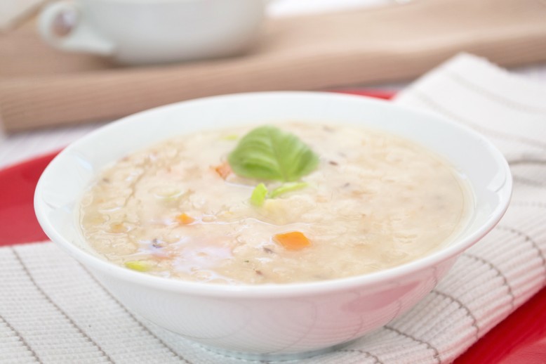 Brotsuppe mit Gemüse